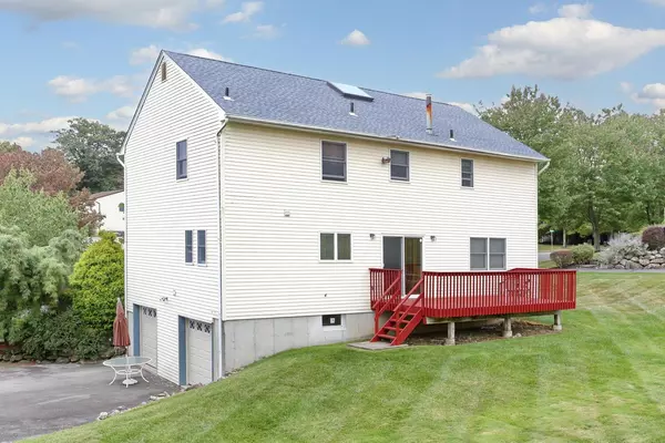 Garnerville, NY 10923,44 Hickory LN