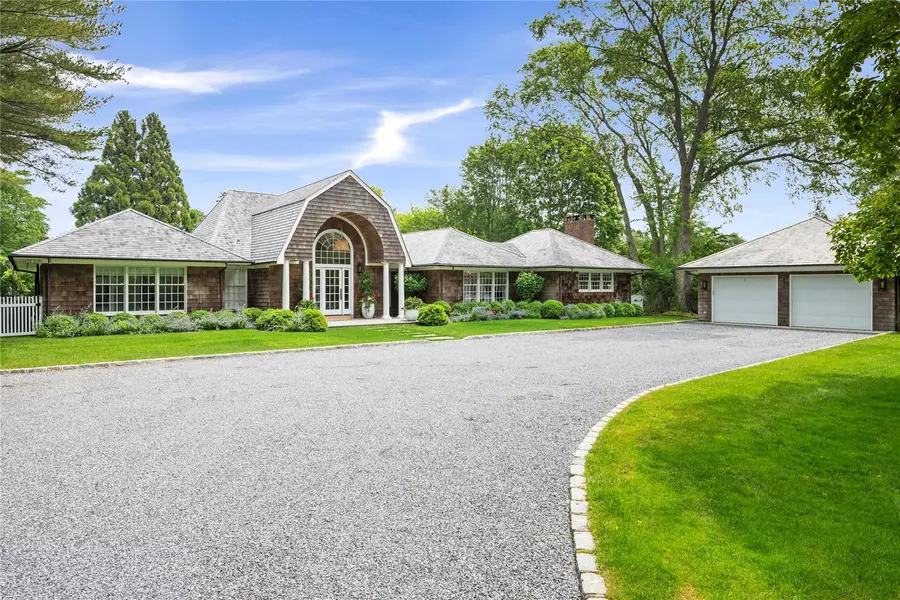 16 Amys LN, East Hampton, NY 11937