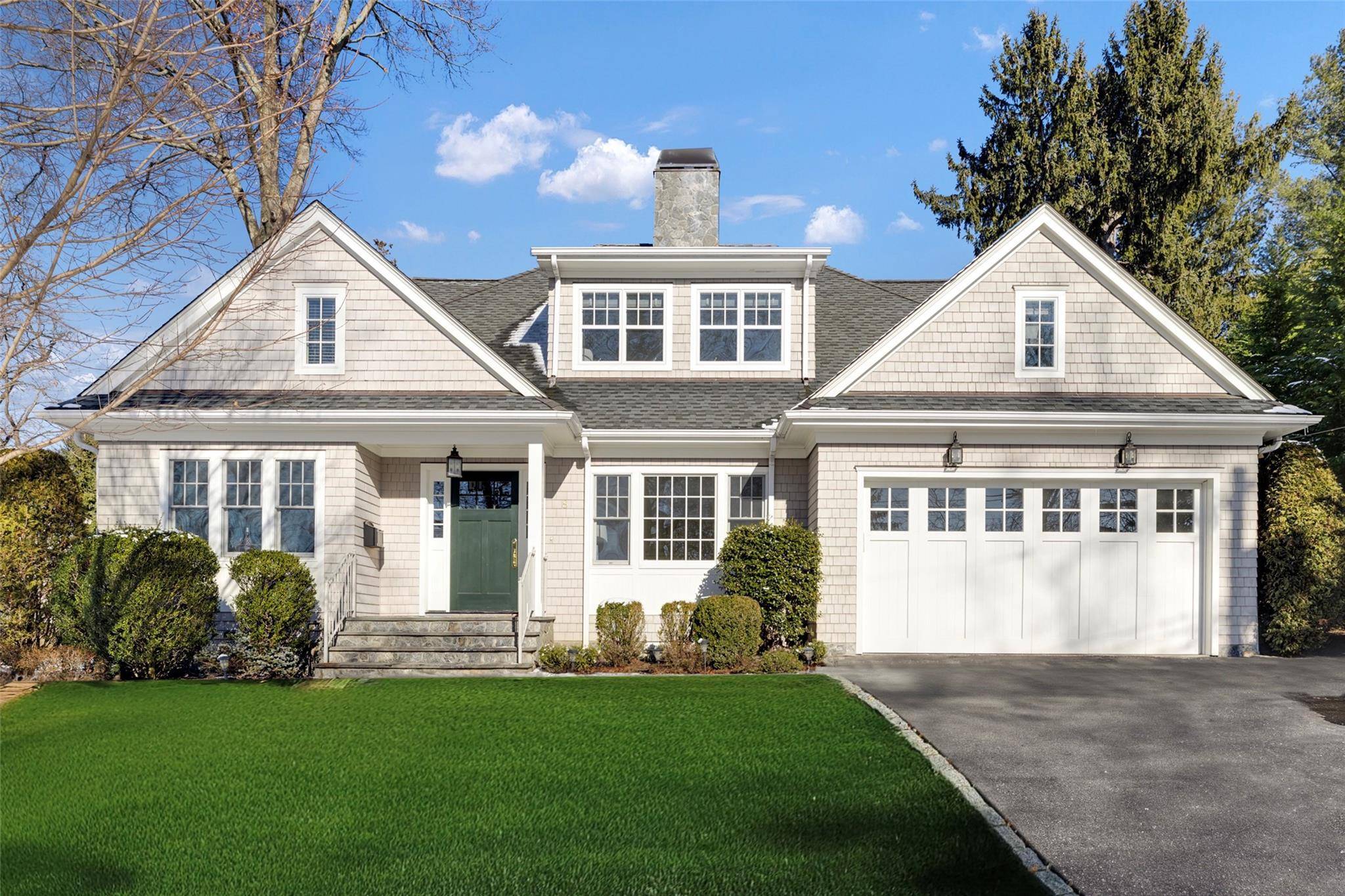 8 Harding DR, Rye, NY 10580
