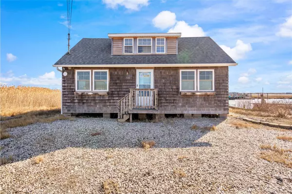 706 Riviera DR, Mastic Beach, NY 11951
