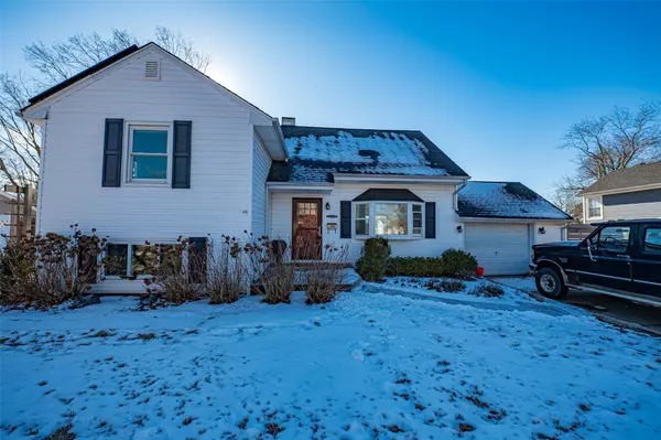 27 Barbara DR,  Centereach,  NY 11720