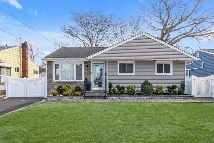 122 Green AVE, Hempstead, NY 11550