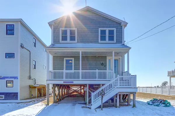 30 Smith ST, Patchogue, NY 11772