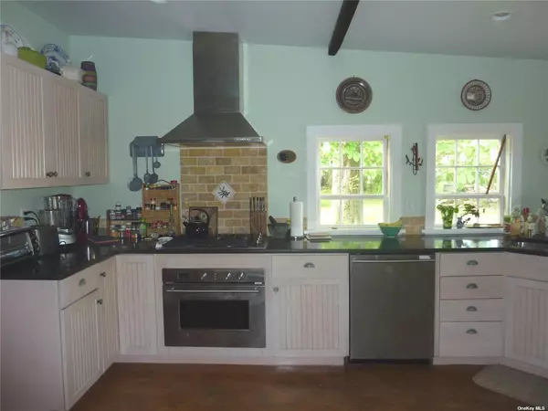 Greenport, NY 11944,165 Sterling ST