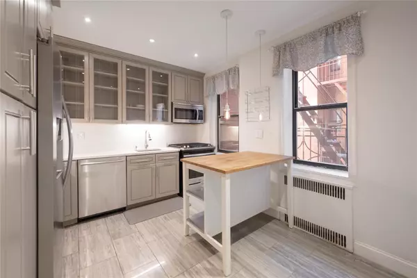 Jackson Heights, NY 11372,35-30 73 ST #3D