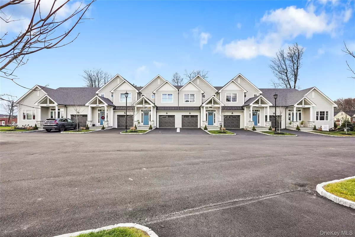Yorktown Heights, NY 10598,2040 Crompond RD #17