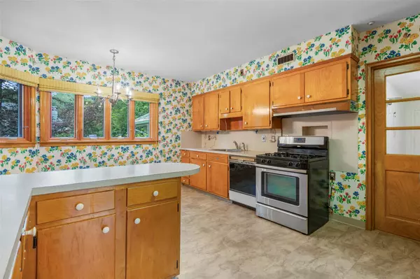 Scarsdale, NY 10583,18 Kent RD