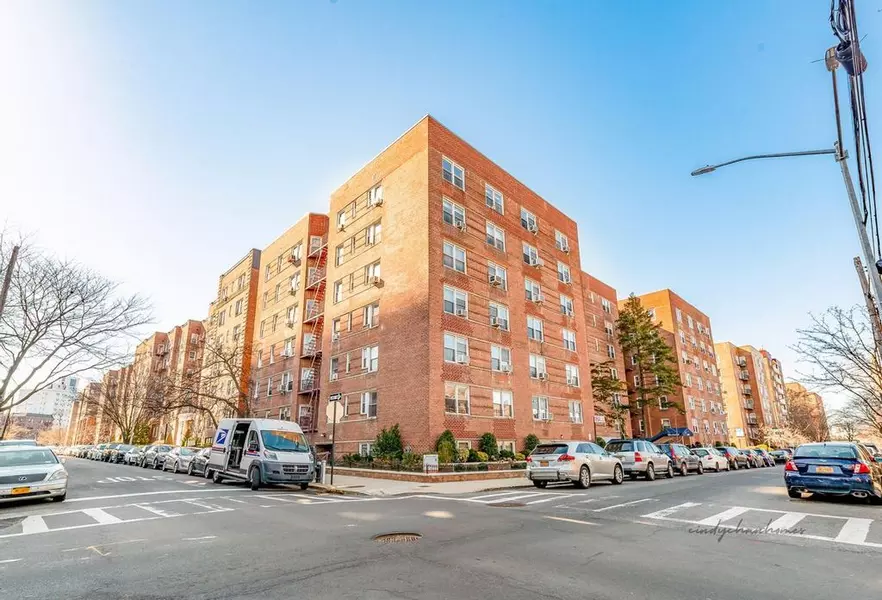 72-10 112th ST #3B, Forest Hills, NY 11375