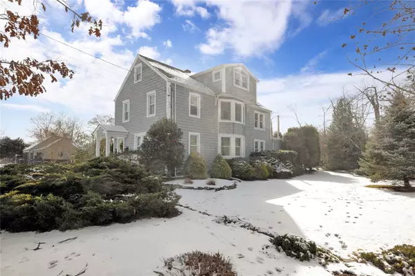 32 Cedar Avenue EXT, Islip, NY 11751