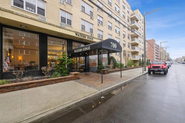 700 Shore RD #5R, Long Beach, NY 11561