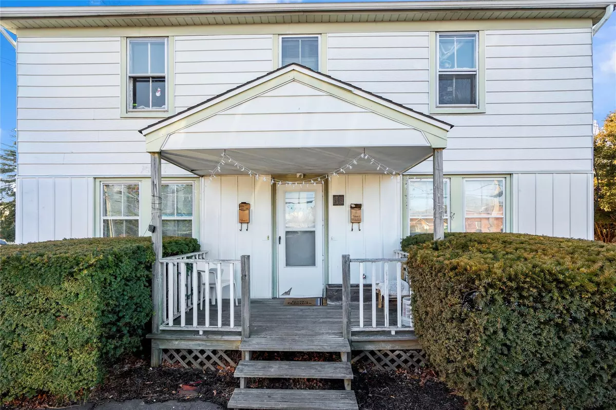 Sayville, NY 11782,60 Lincoln AVE