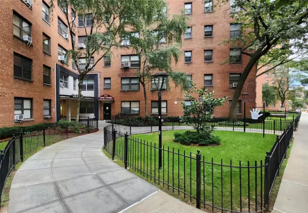 99-52 66 RD #1F,  Rego Park,  NY 11374