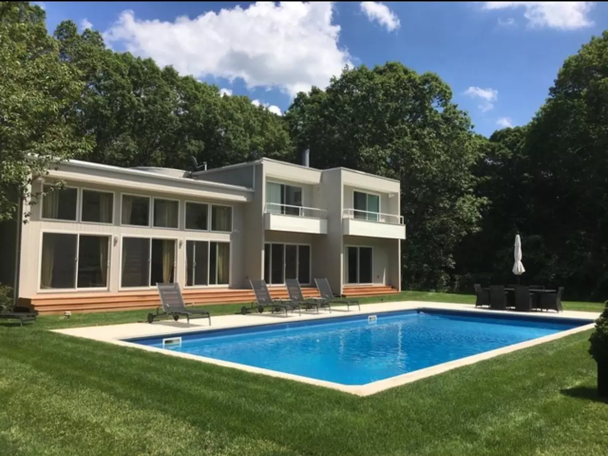 East Quogue, NY 11942,10 Fox Hollow DR