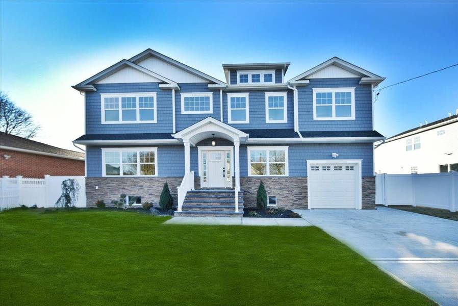 2770 Marion ST, Bellmore, NY 11710