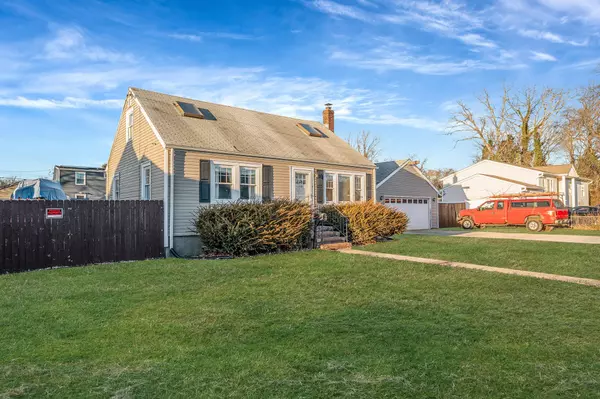 Islip, NY 11751,119 Maddox AVE