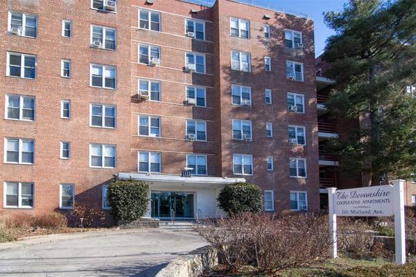 1111 Midland AVE #4M, Bronxville, NY 10708