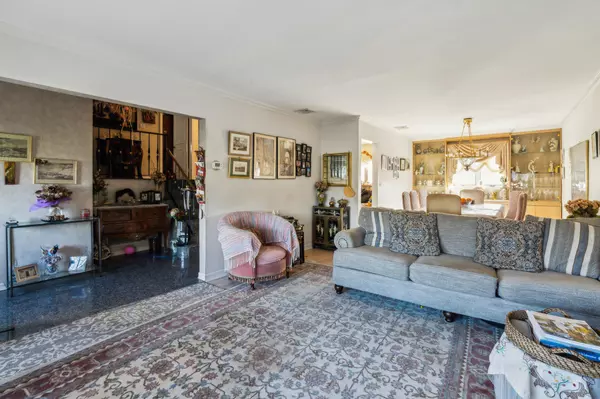 Whitestone, NY 11357,154-04 25 AVE