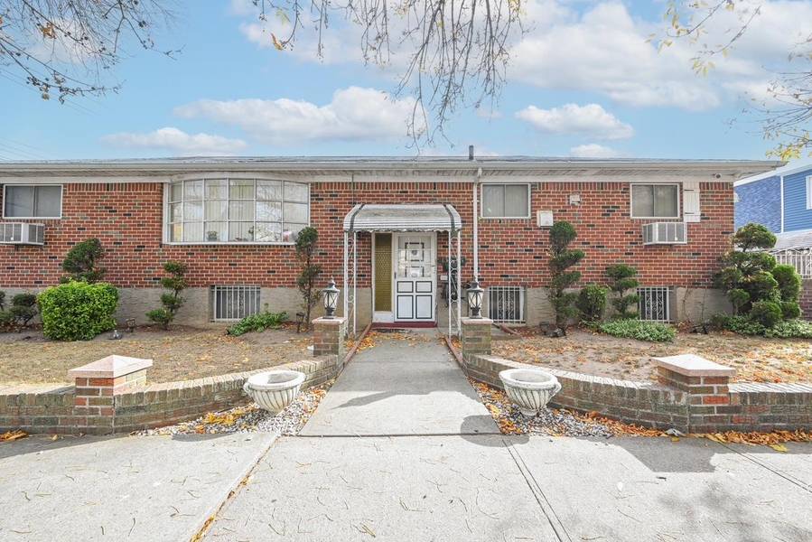 130-05 123rd ST, South Ozone Park, NY 11420