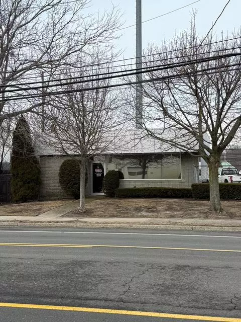 West Islip, NY 11795,201 union BLVD