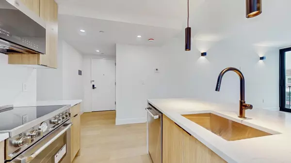 Long Island City, NY 11103,32-57 38th Street #2A