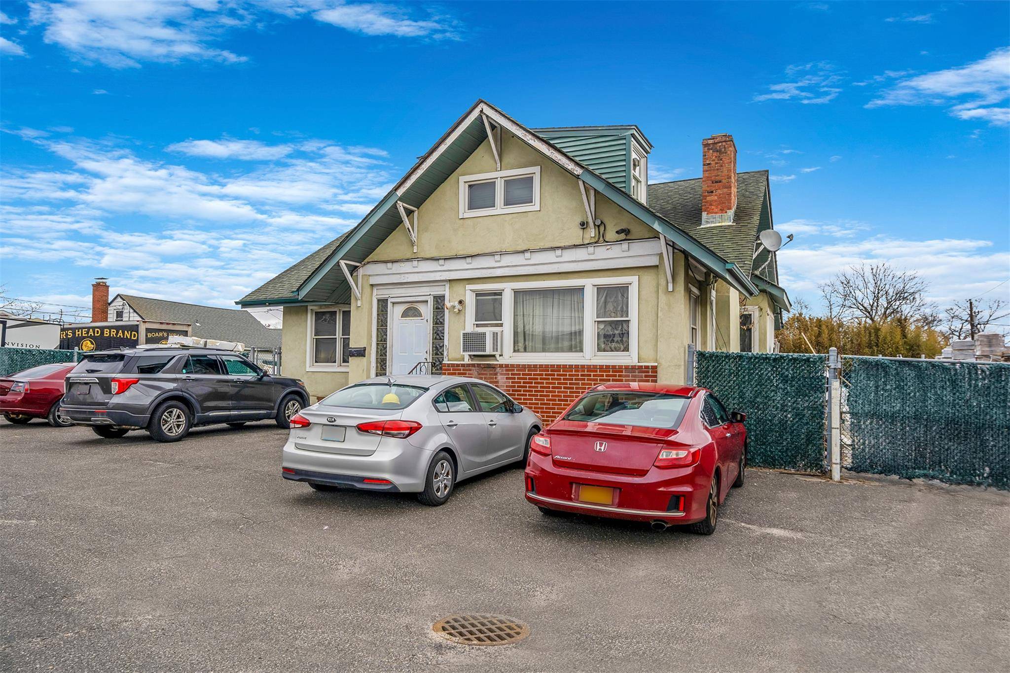 327 Ronkonkoma AVE, Ronkonkoma, NY 11779