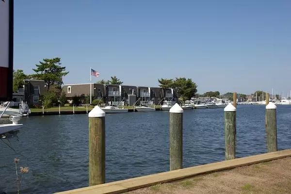 Patchogue, NY 11772,82 Mainsail LN #8-82