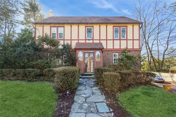45 Inverness RD, New Rochelle, NY 10804