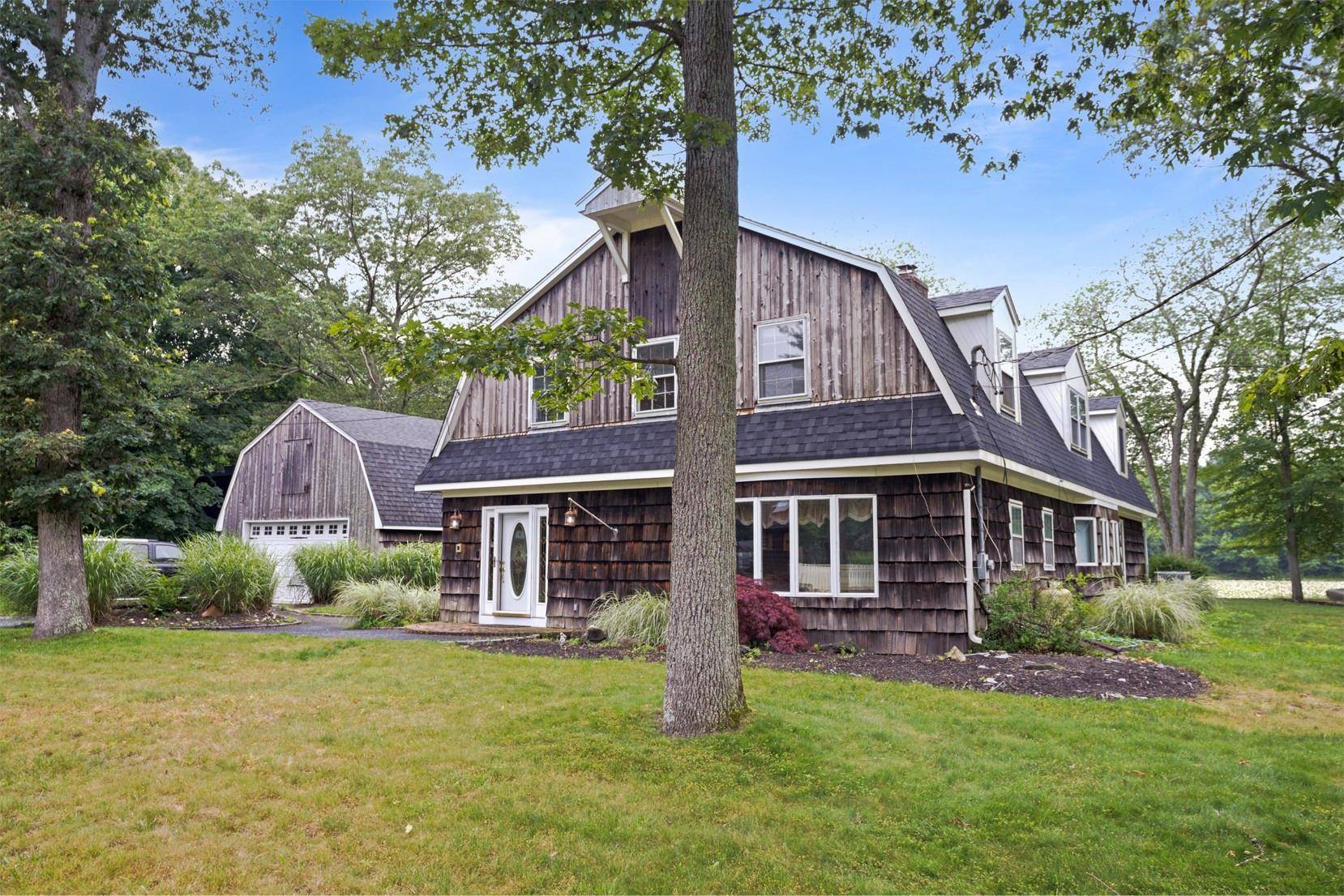 1 Lake DR, Middle Island, NY 11953