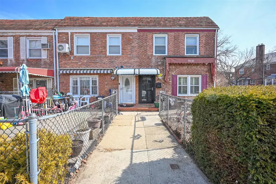 70-37 175 ST, Fresh Meadows, NY 11365