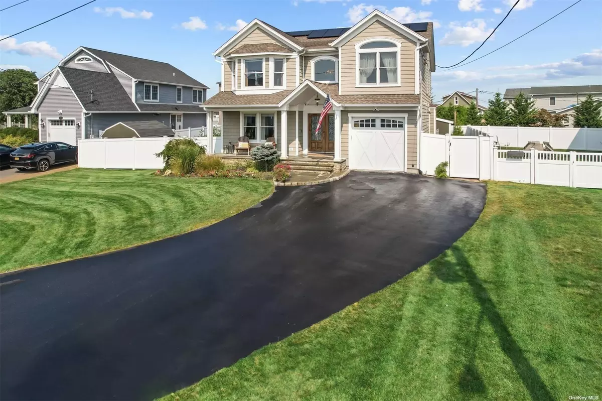 Massapequa, NY 11758,3 E Lincoln AVE