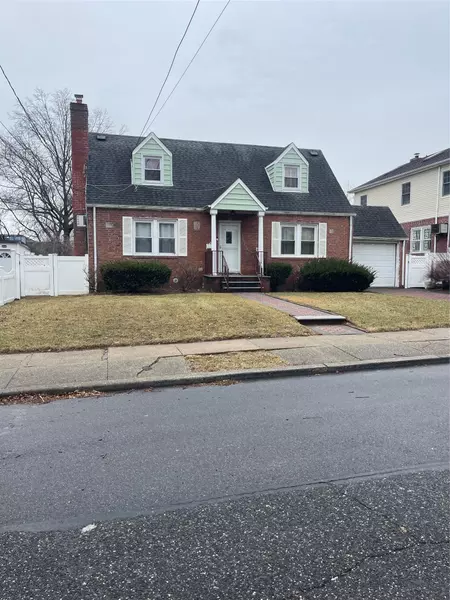 58 Dewitt ST, Valley Stream, NY 11580