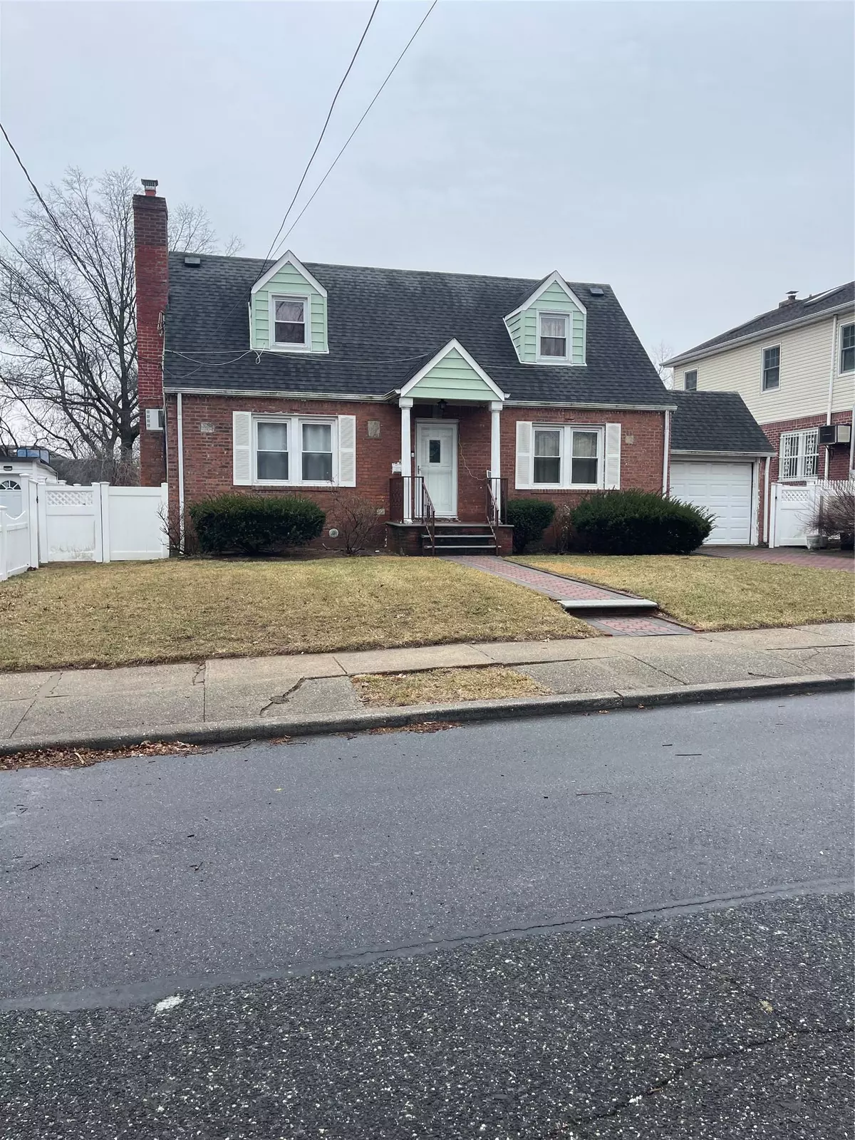 Valley Stream, NY 11580,58 Dewitt ST