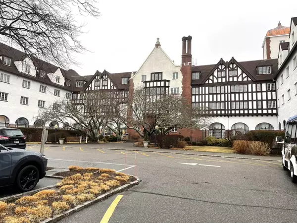 Montauk, NY 11954,236 Edgemere ST #106