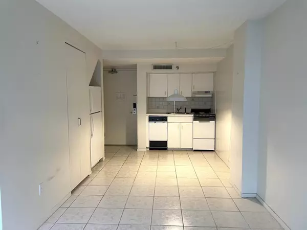 Montauk, NY 11954,236 Edgemere ST #106