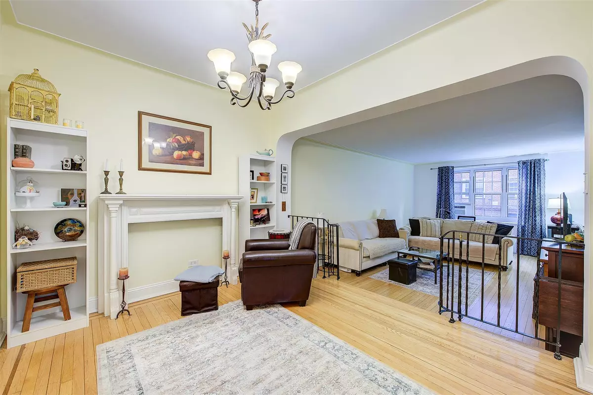 Jackson Heights, NY 11372,35-25 77 ST #A14