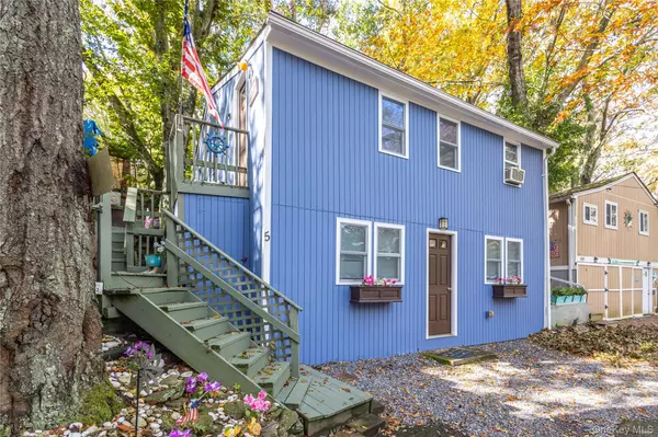 5 Surfway, Baiting Hollow, NY 11933