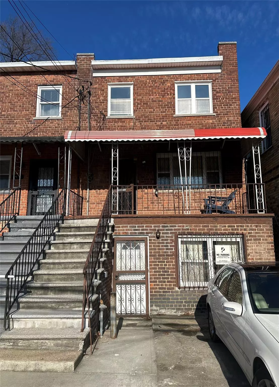 Bronx, NY 10469,1031 E 215th ST