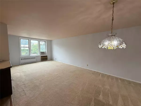 Yonkers, NY 10701,245 Rumsey RD #7X