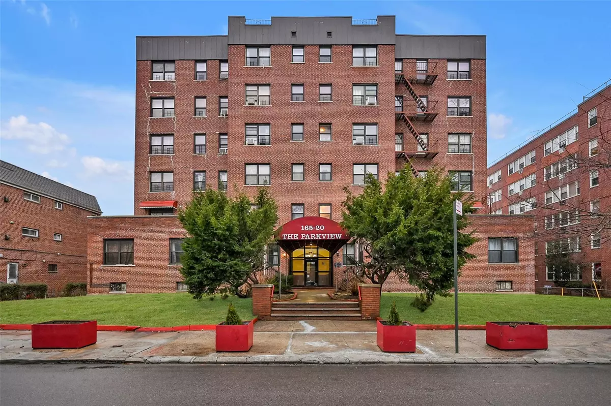 Jamaica, NY 11432,165-20 Highland Avenue ##305