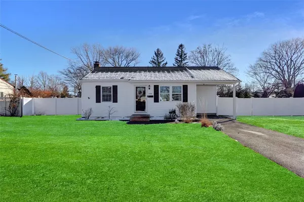 106 Madison ST, East Islip, NY 11730