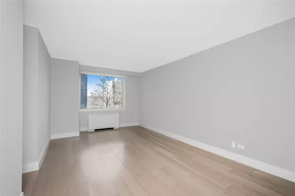 Bronx, NY 10463,3333 Henry Hudson Pkwy #4K