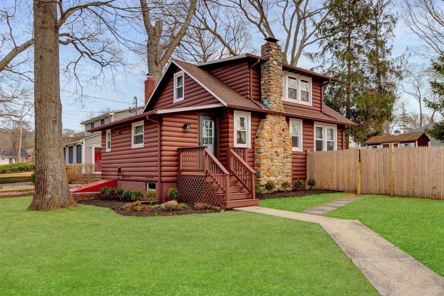 94 Upton DR, Sound Beach, NY 11789