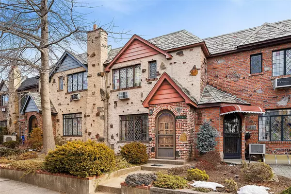 45-47 193 ST, Bayside, NY 11358