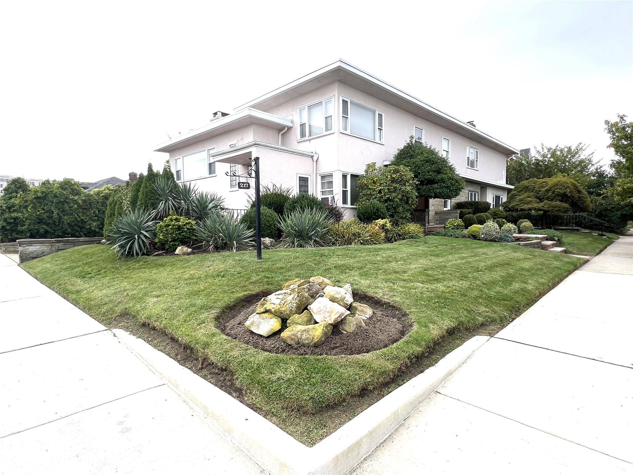 Long Beach, NY 11561,217 National BLVD