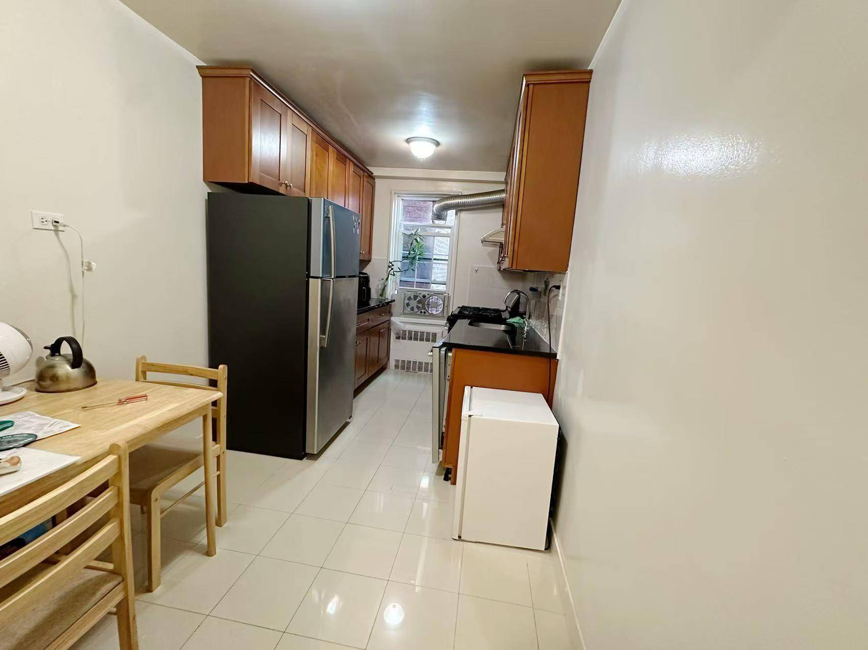 Briarwood, NY 11435,139-09 84th DR #307
