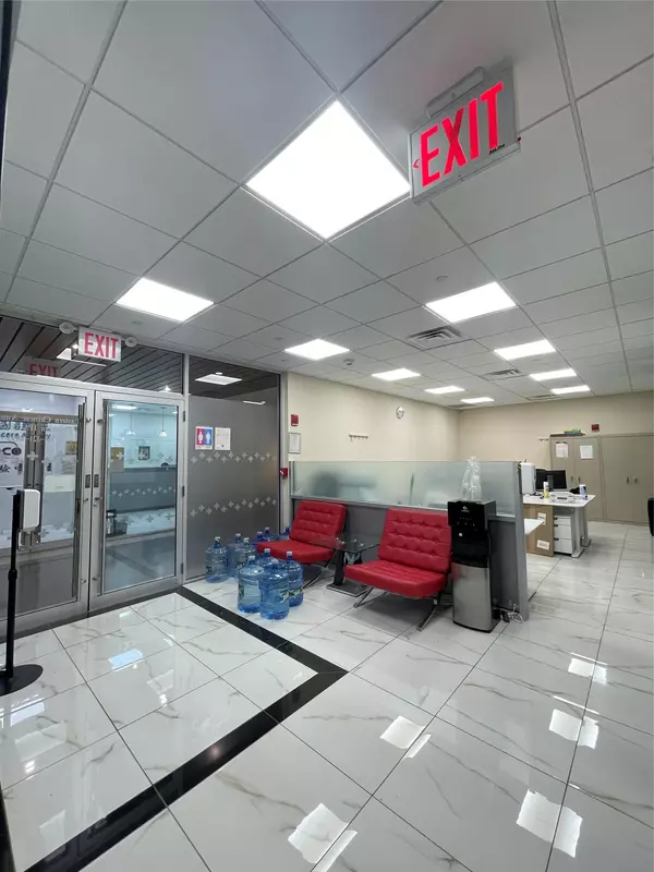 Flushing, NY 11354,131-07 40th Rd E32