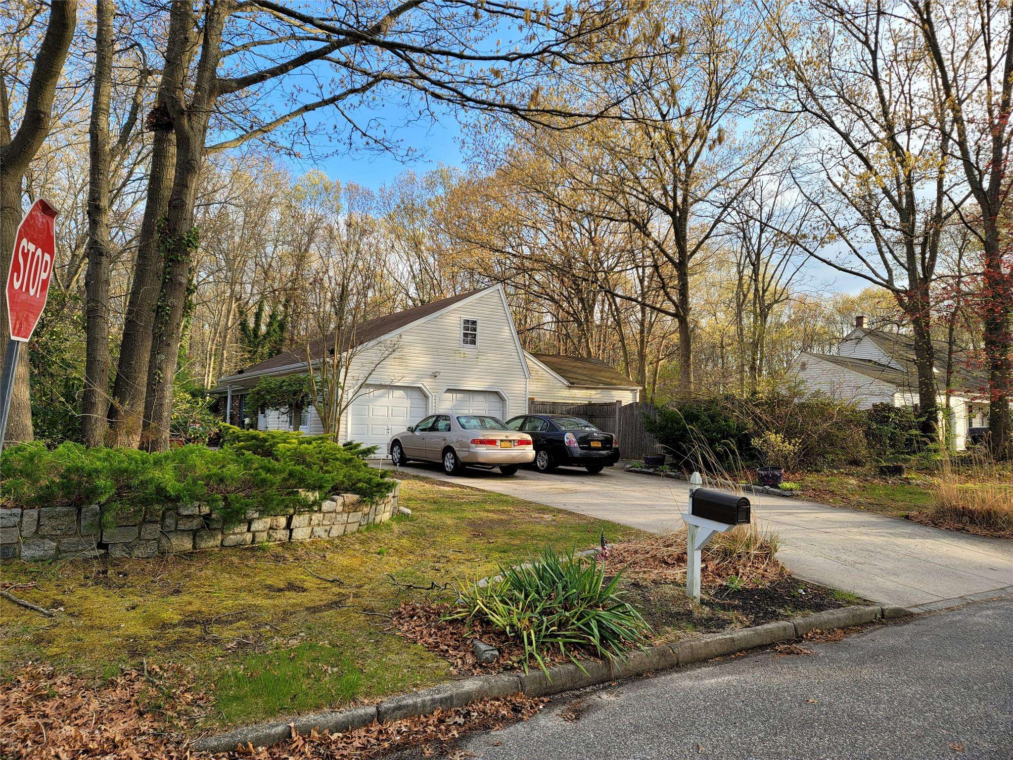 Mount Sinai, NY 11766,2 Cassie CT