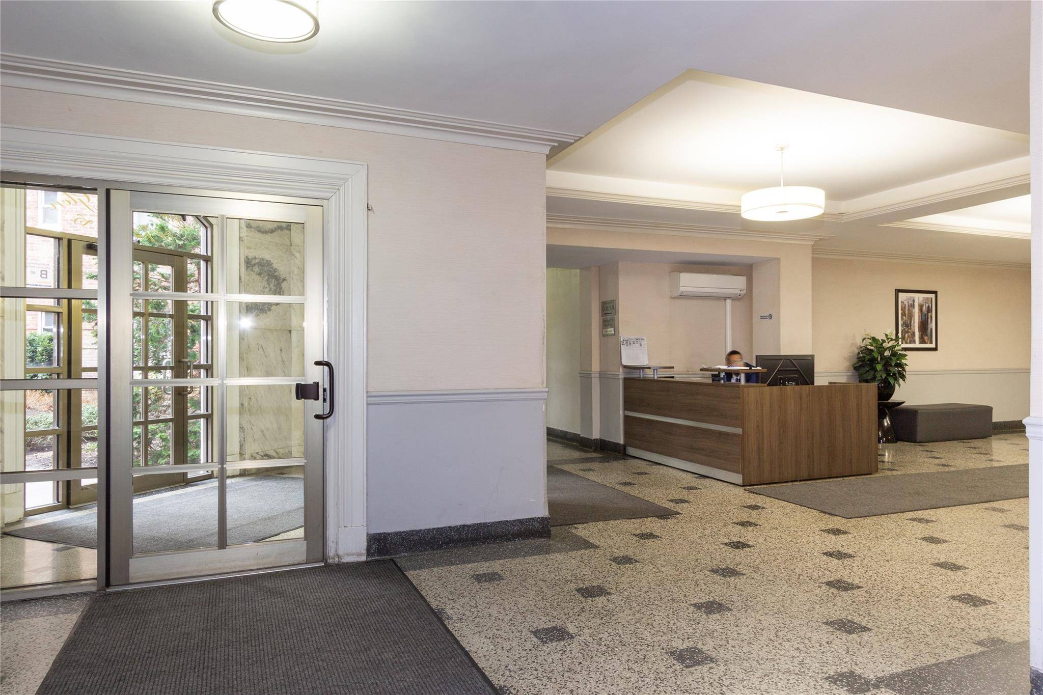 Forest Hills, NY 11375,72-81 113 ST #2D