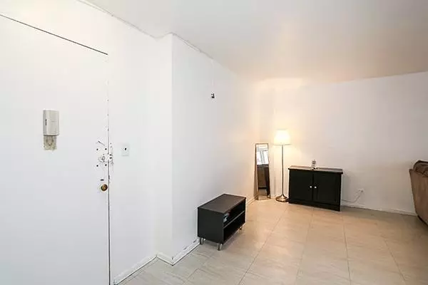 Flushing, NY 11354,142-05 Roosevelt AVE #405