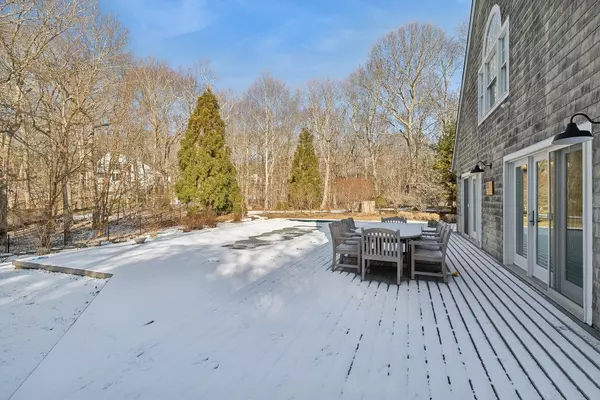 East Hampton, NY 11937,12 Bay Colony CT